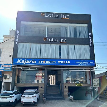 Hotel Lotus Inn Sirsa Buitenkant foto